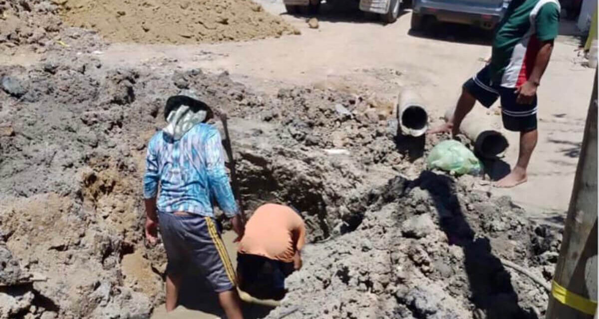 Desazolva y restablece el Gobierno de Macuspana la línea de agua de la calle Anahuác