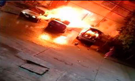 En Cárdenas tres vehículos incendiados, e intentan quemar una gasolineria