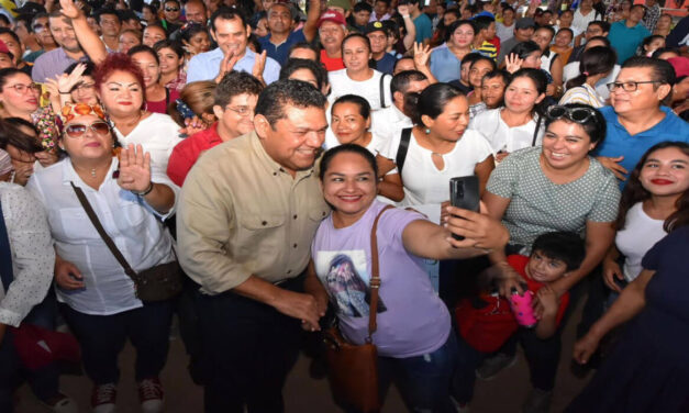 En Macuspana Javier May recibió la suma también de jóvenes y ciudadanos