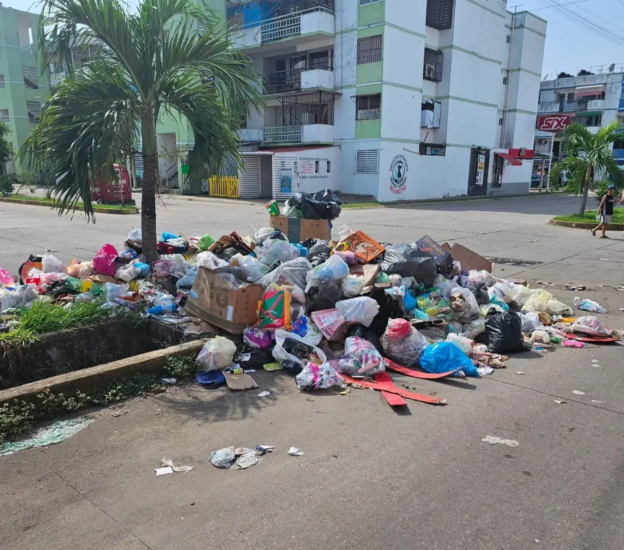 EN POMOCA YA SE CONVIRTIÓ EN BASURERO EL FRACCIONAMIENTO “VALLE REAL” SECTOR 3, 4 y 5; DENUNCIAN.